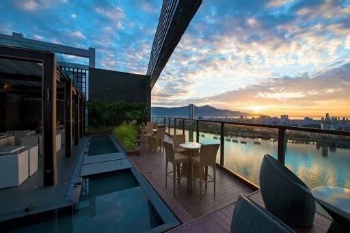 Brilliant Top Bar, Da Nang