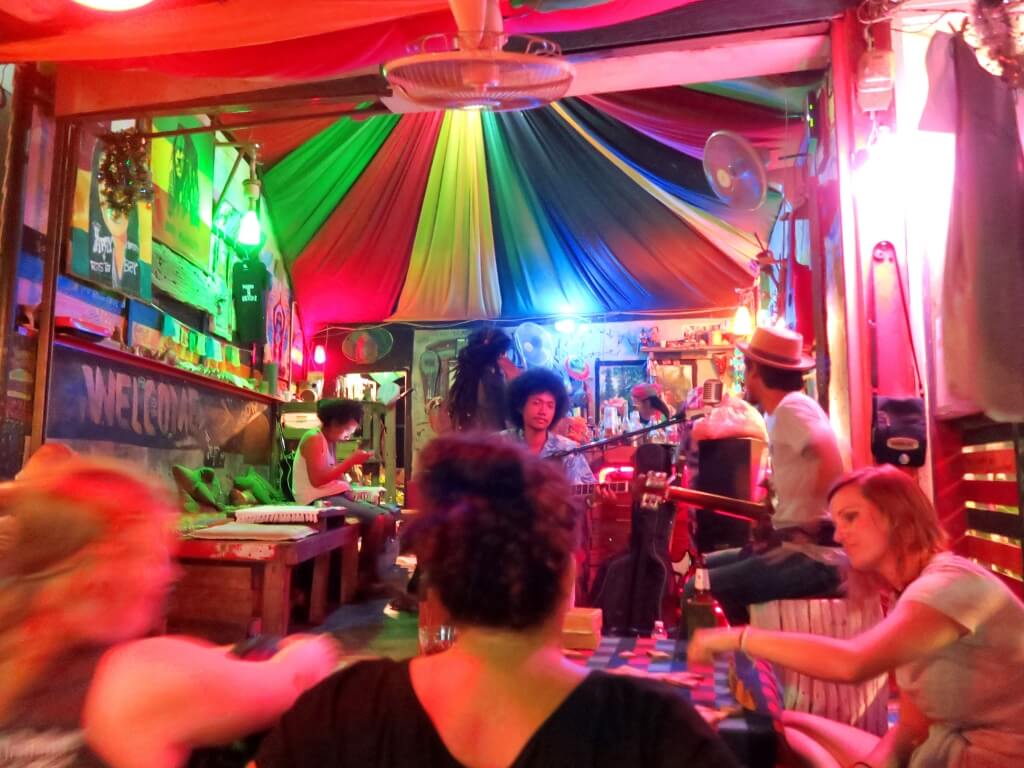 arty momma rasta bar