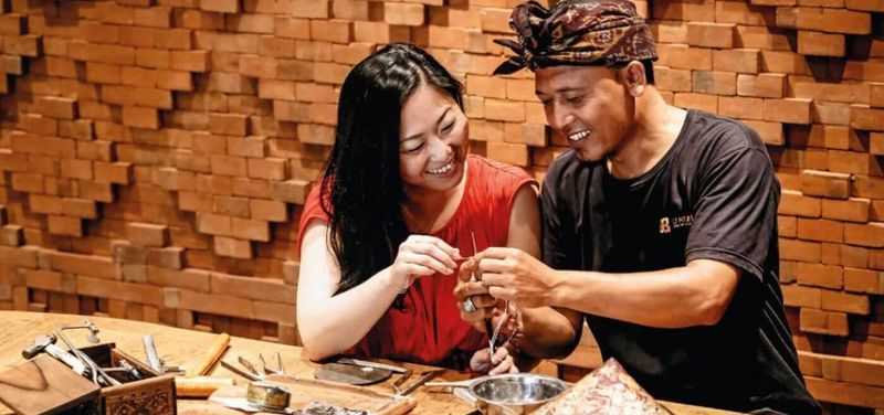 Bali Traditional Silver Jewelry Making Class & Temple Visit 
