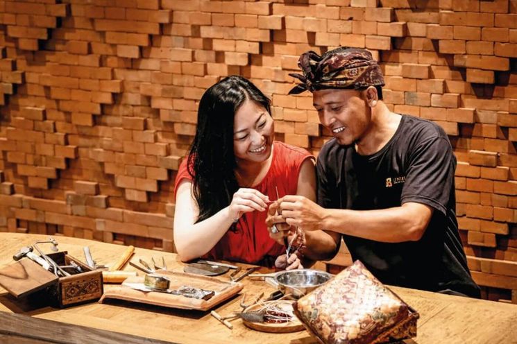 Bali Traditional Silver Jewelry Making Class & Temple Visit 