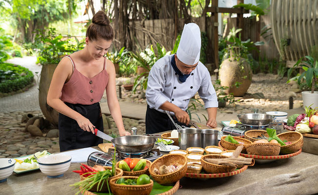 Balinese Cooking Class & Tanah Lot Temple Visit  