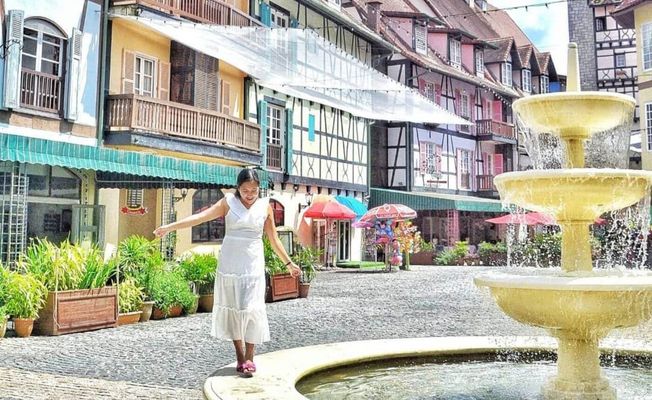 Kuala Lumpur Colmar Tropicale French Village and Chin Swee Cave Temple Tour 