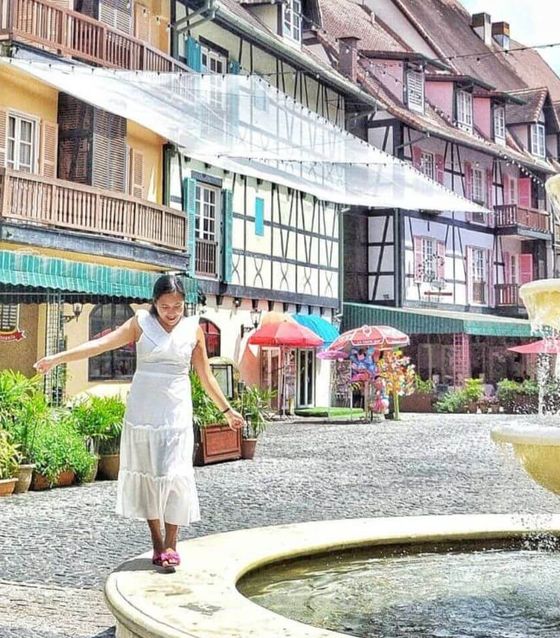 Kuala Lumpur Colmar Tropicale French Village and Chin Swee Cave Temple Tour 