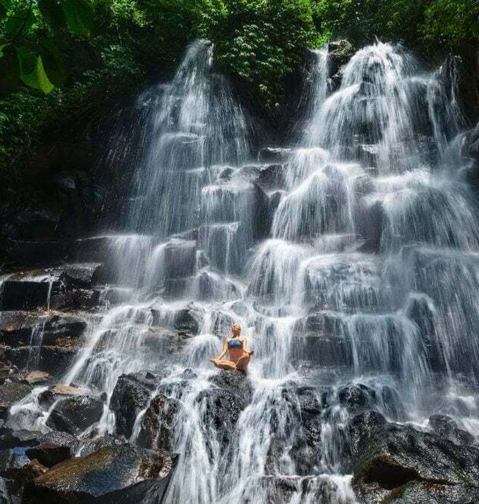 Kanto Lampo Waterfall