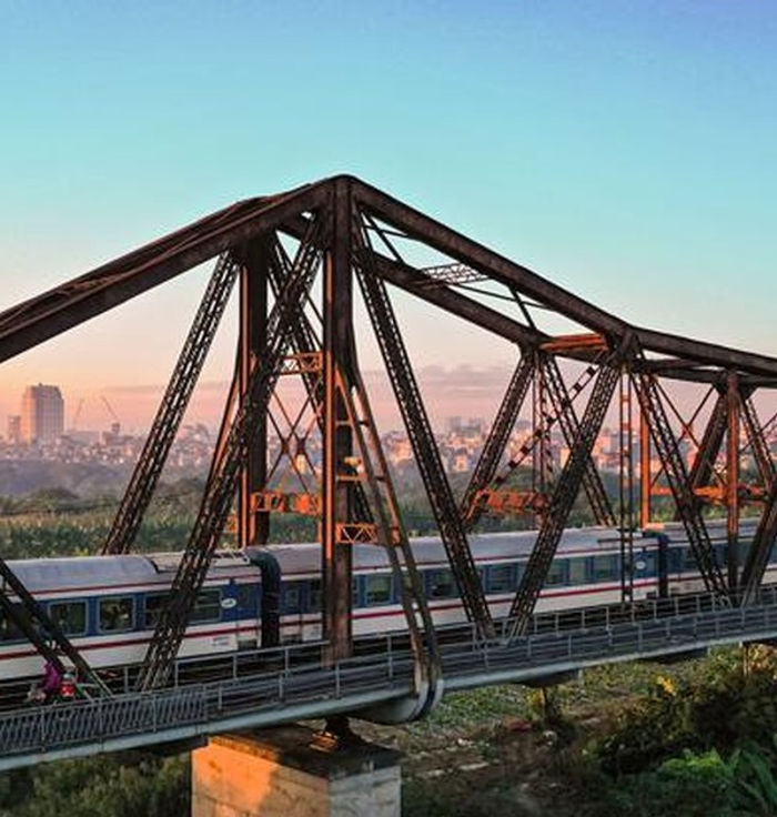 Long Bien Bridge