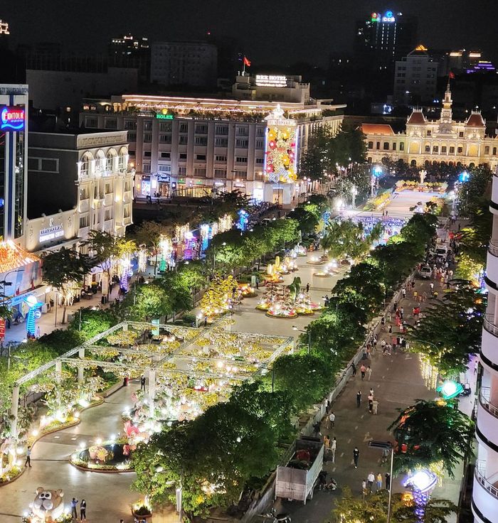 Nguyen Hue Flower Street