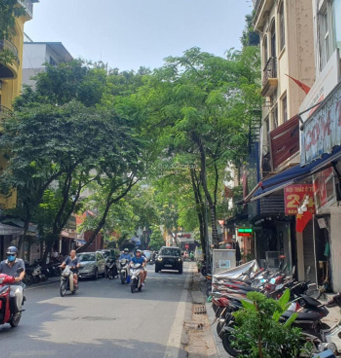 Nguyễn Hữu Huân Street