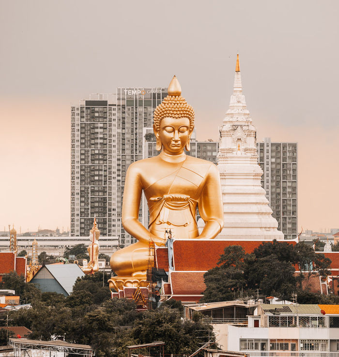 Paknam Phasi Charoen Temple