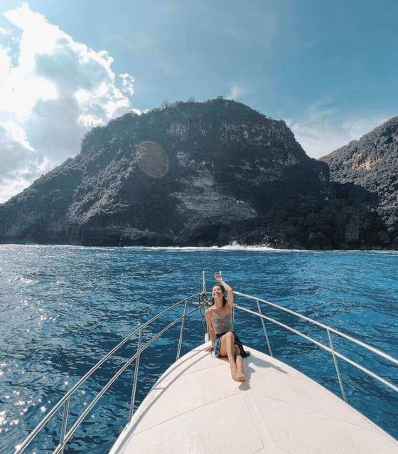 Private Boat to Nusa Penida with Snorkeling, Mantas & Land Tour         