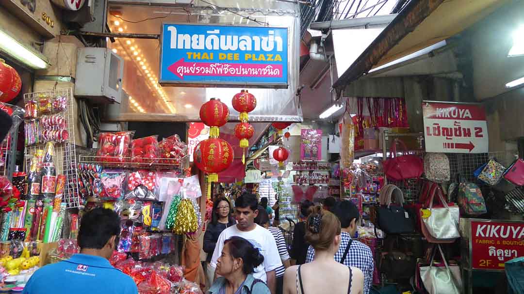 Sampheng Market