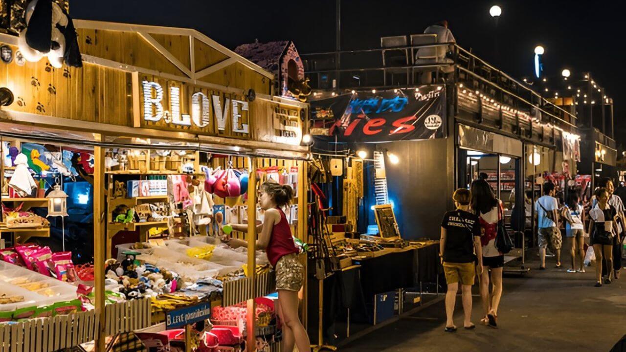 Top 20 Night Markets in Bangkok for Shopping, Street Food & Local Vibes
