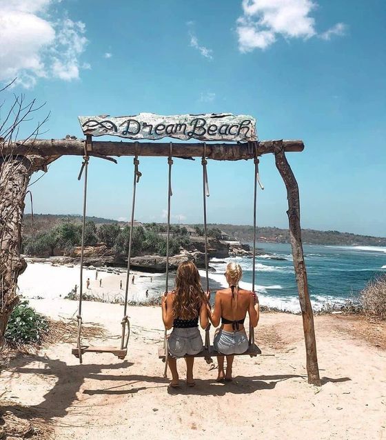 Swing in Nusa Lembongan