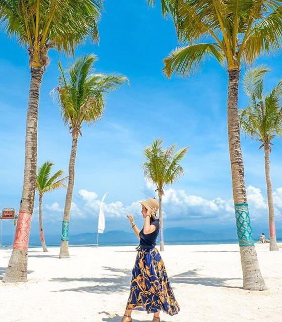 Mahagiri beach nusa lembongan