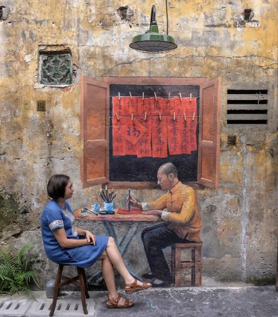 Day tour visiting street art in KL
