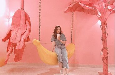 Instagram photo pose in Ho Chi Minh City