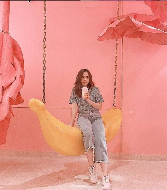 Instagram photo pose in Ho Chi Minh City