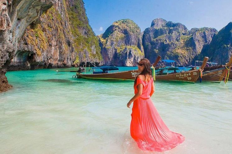 Phuket: VIP Private Boat to Phi Phi Island: Snorkeling + Land Tour 