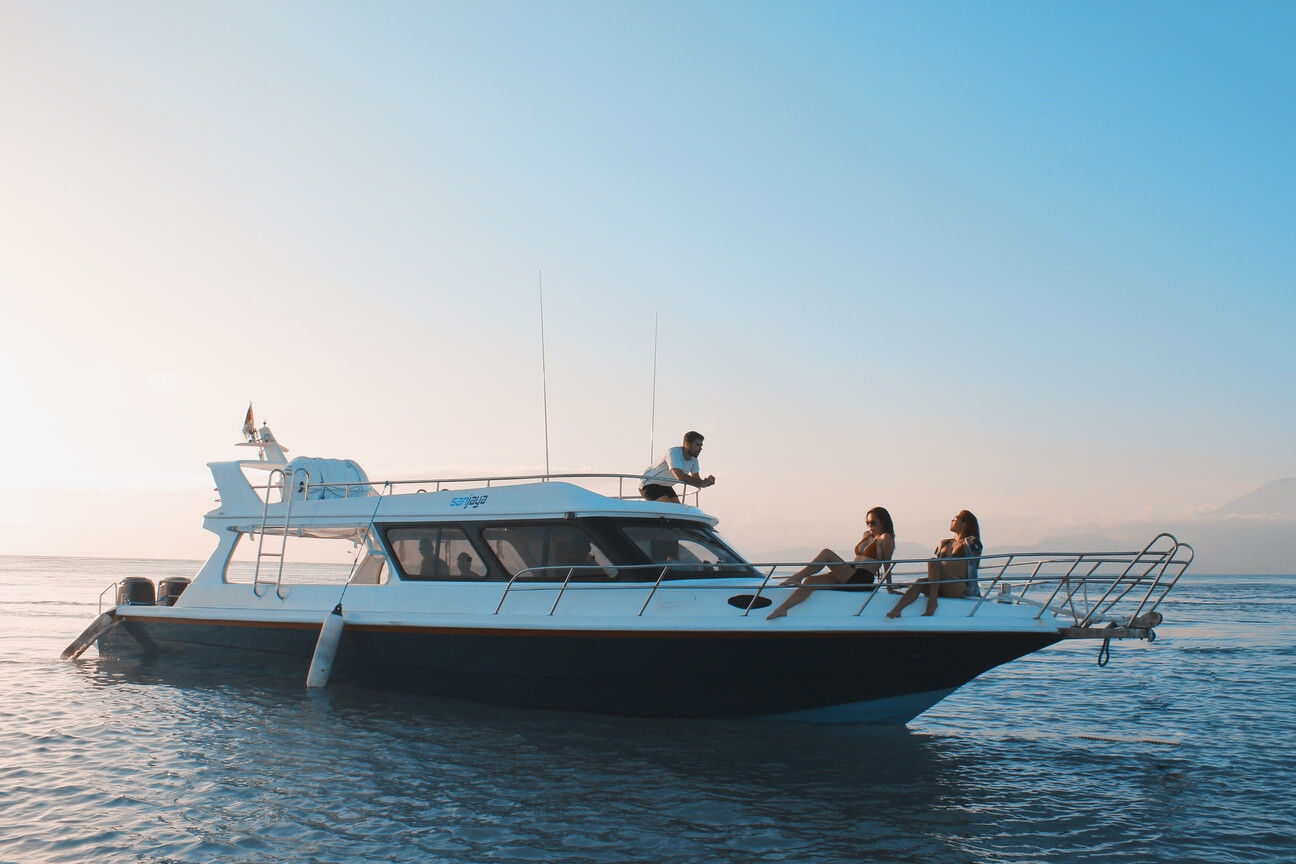VIP Private Boat to Nusa Penida: Snorkeling with Mantas + Land Tour          